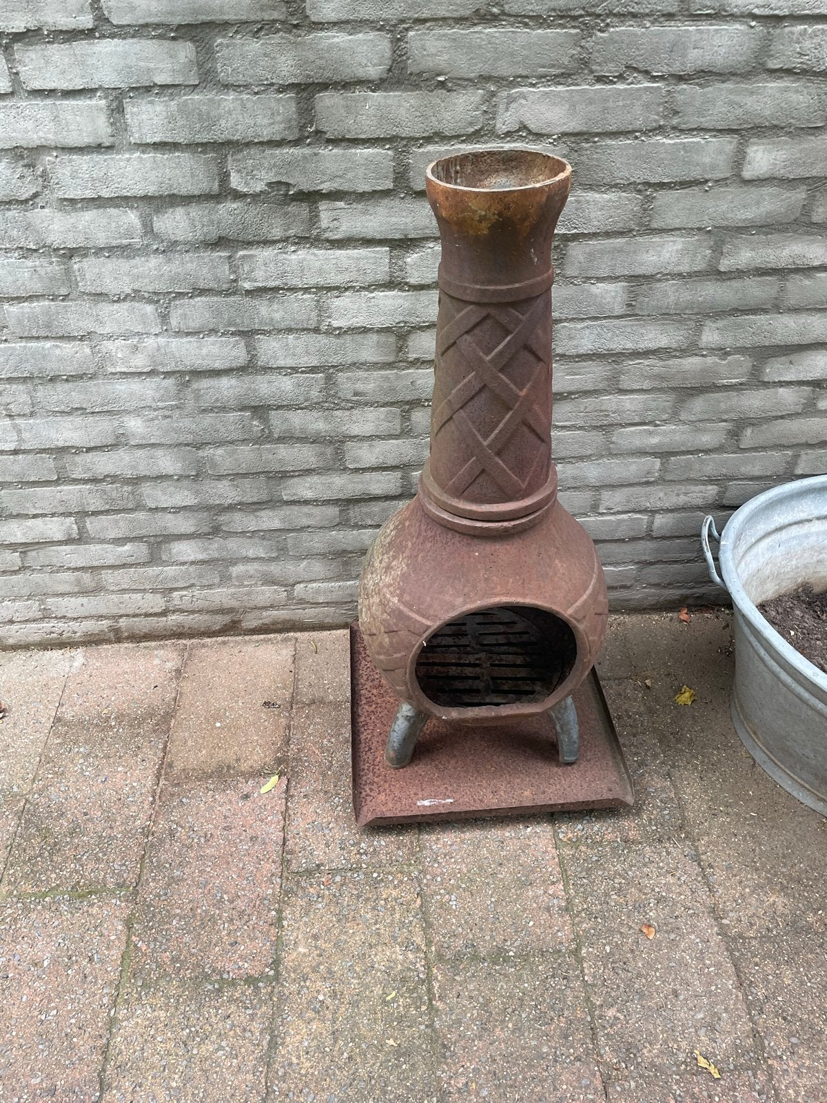 Leuke kleine 93cm gietijzeren buitenkachel, Tuin en Terras, Ophalen, Gebruikt