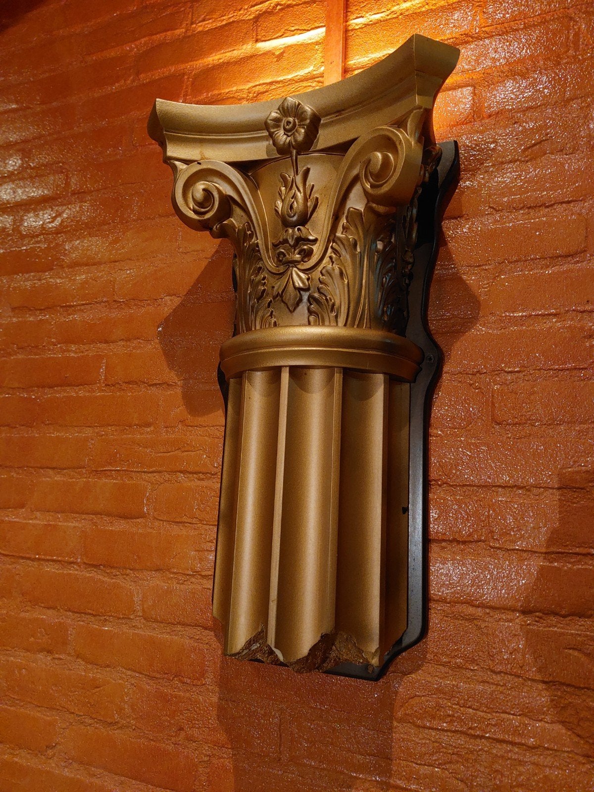 Te koop wandornament, Ophalen