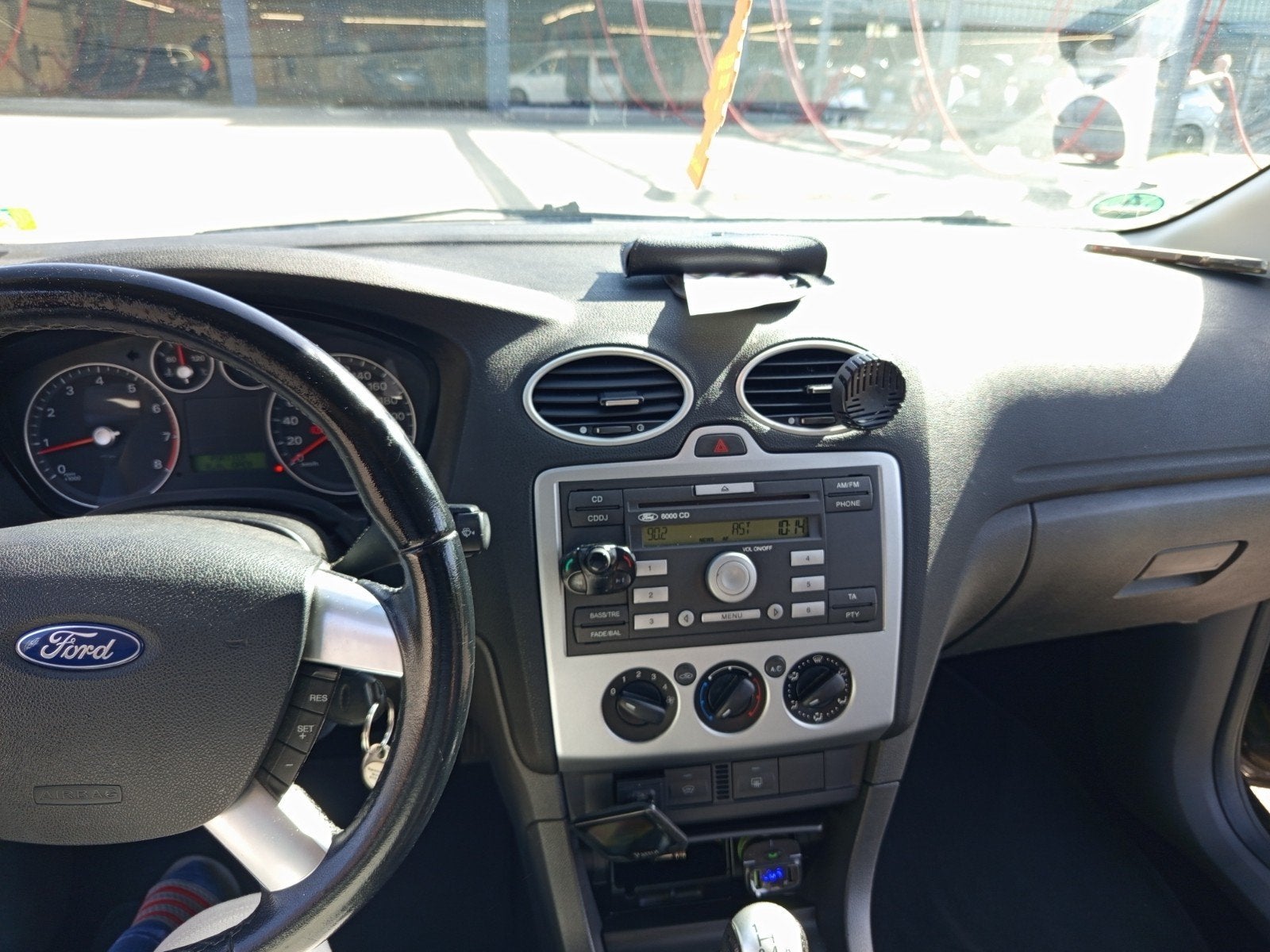 Foto 16 van Ford Focus 1.6 74KW Wagon 2005 Zwart