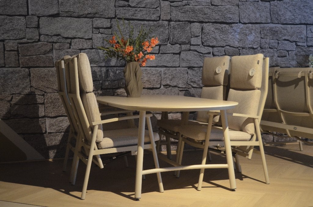 Flora diningset, 4 zitplaatsen, Aluminium, Ophalen of Verzenden, Zo goed als nieuw