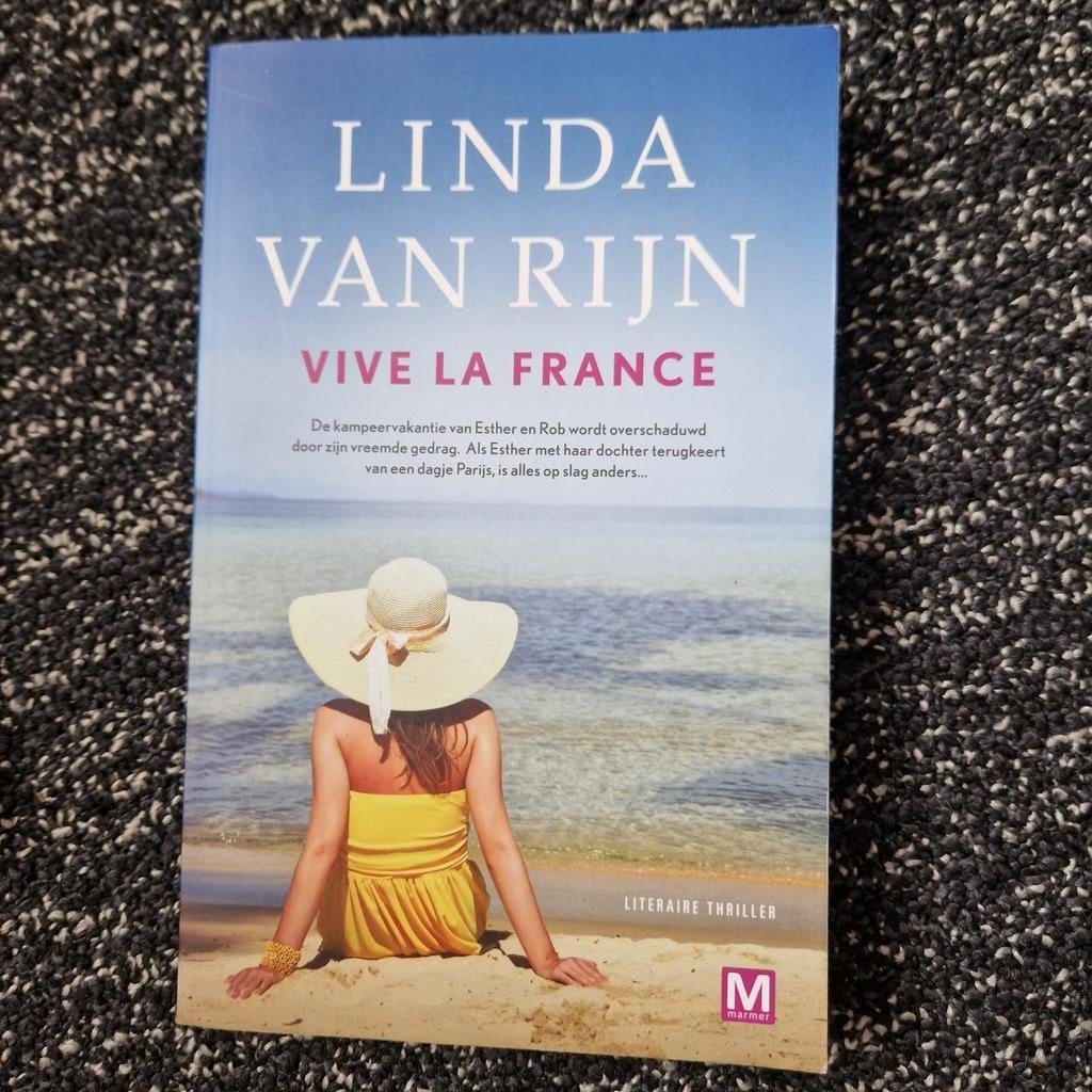 Vive la France - Linda van Rijn (Literaire thriller), Ophalen of Verzenden, Zo goed als nieuw, Linda van Rijn, Nederland