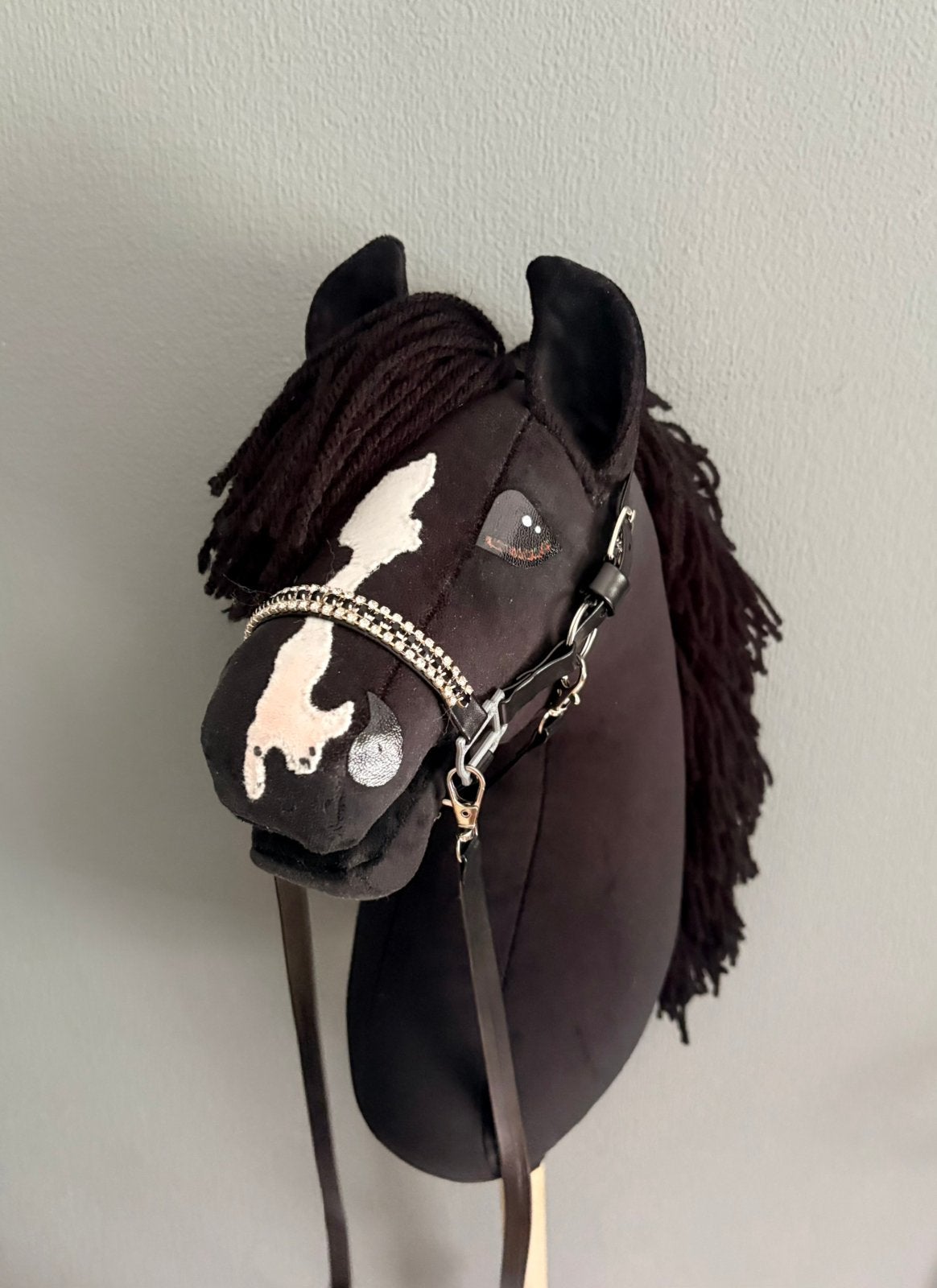 Nieuwe hobbyhorse “Shadow” incl. halster/hoofdstel, Ophalen of Verzenden, Nieuw, Jongen of Meisje