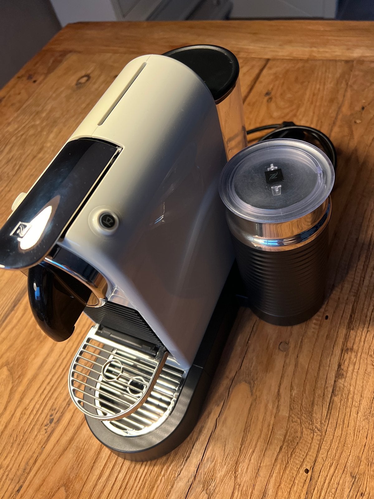 Nespresso Magimix koffiezetapparaat met melkopschuimer, Gebruikt, Koffiemachine, Ophalen of Verzenden, 1 kopje