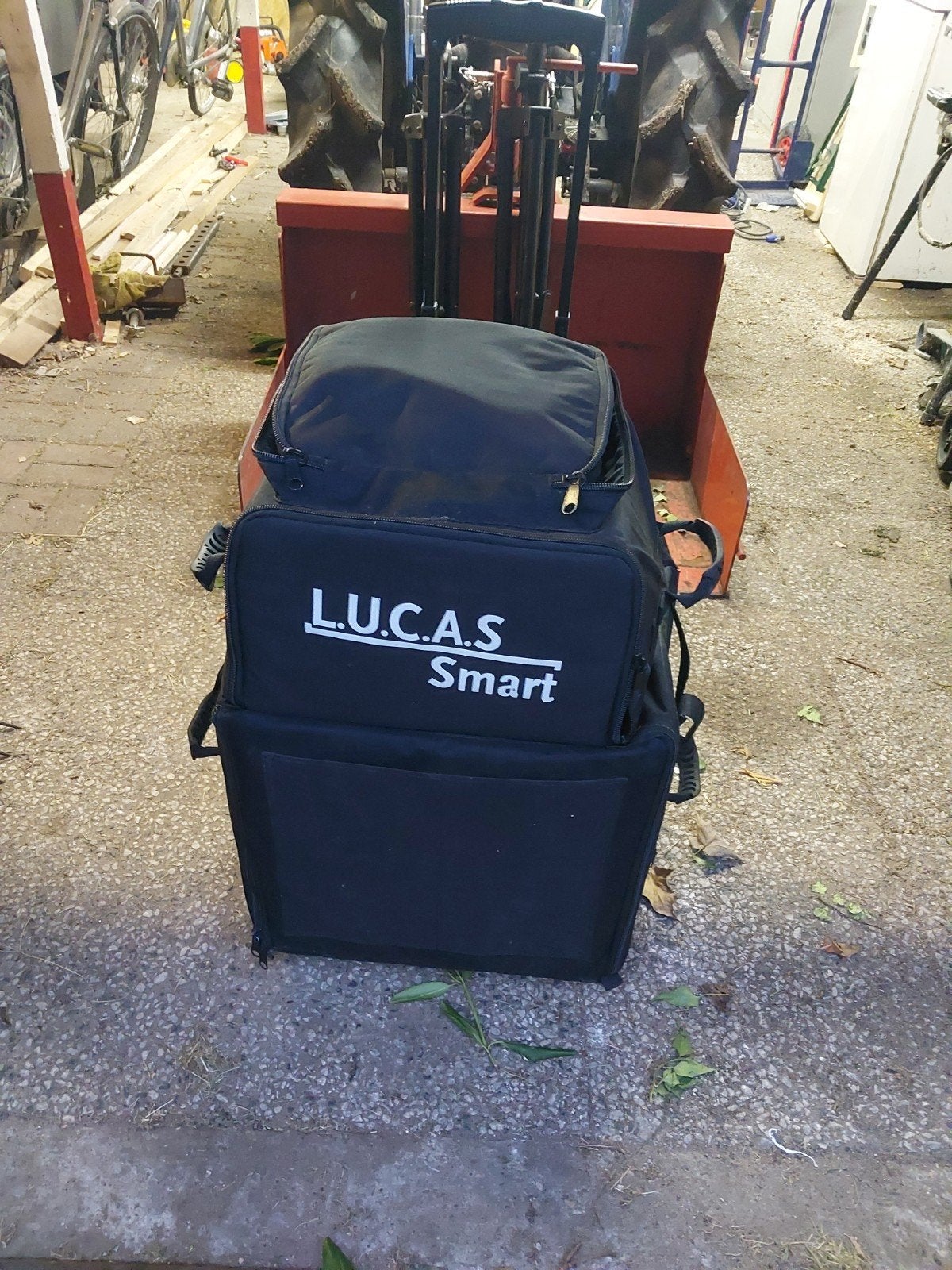 HK Audio Lucas Smart luidsprekerhoes met trolley, Ophalen