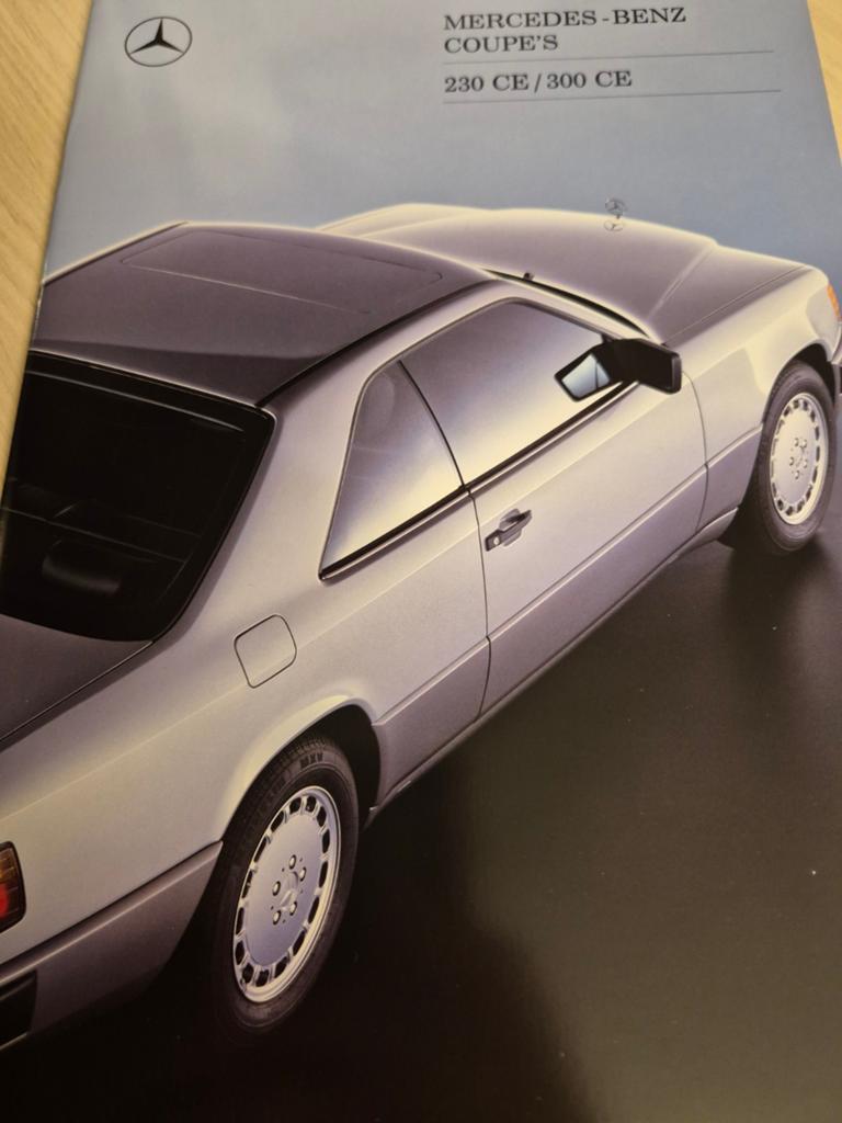 dikke NL Mercedes 230CE 300CE COUPÉS w124 folder als nieuw, Ophalen of Verzenden, Zo goed als nieuw, Mercedes