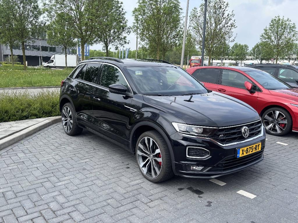 Volkswagen T-Roc 1.5 TSI - 3x R-Line - DEALER ONDERHOUDEN, 1498 cc, 4 cilinders, Zwart, Overige kleuren