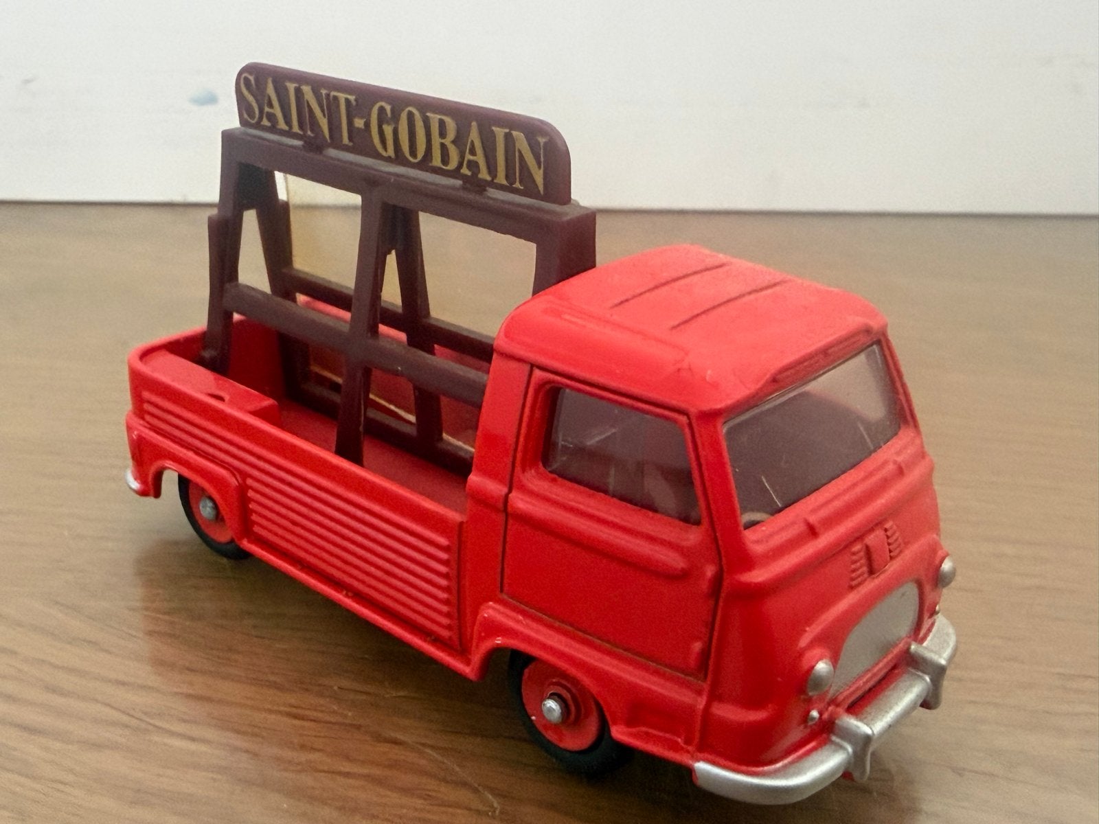 Dinky Toys Renault Estafette Glaswagen Saint-Gobain, Ophalen of Verzenden, Zo goed als nieuw, Overige typen