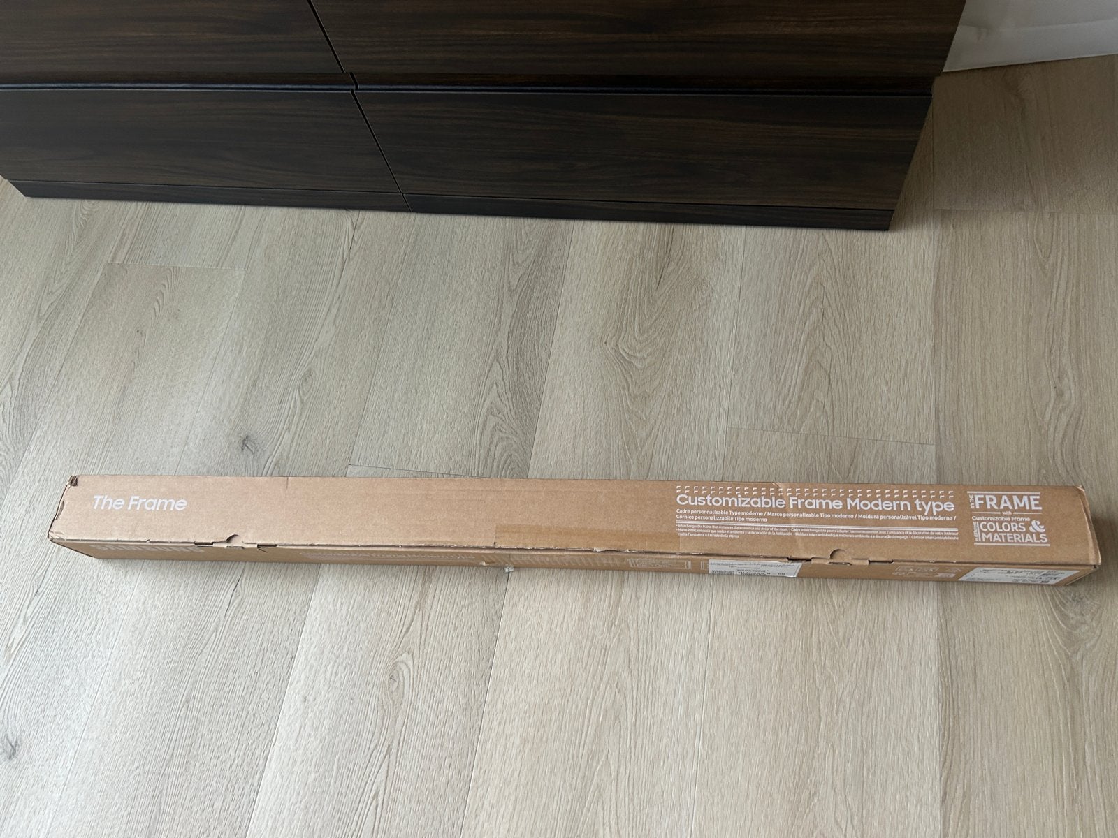 Foto 3 van Samsung The Frame Lijst 50 inch Teakhout look