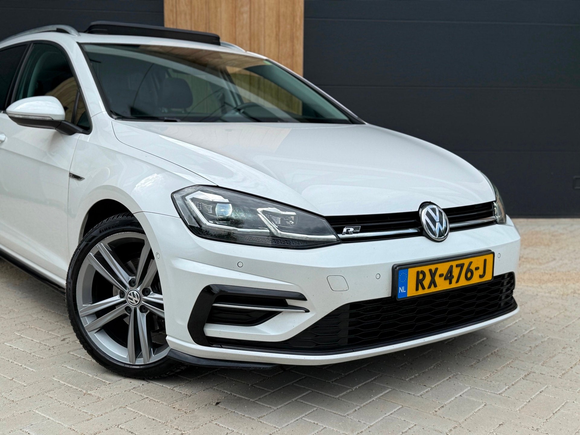 Volkswagen Golf Variant 1.6 TDI R-Line (bj 2018) DSG PANO|XE, Gebruikt, 4 cilinders, Wit, Origineel Nederlands