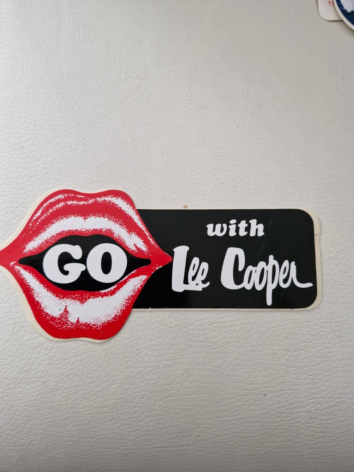 12106 Vintage Lee Cooper 'GO with Lee Cooper' Sticker, Verzamelen, Ophalen of Verzenden, Zo goed als nieuw, Merk
