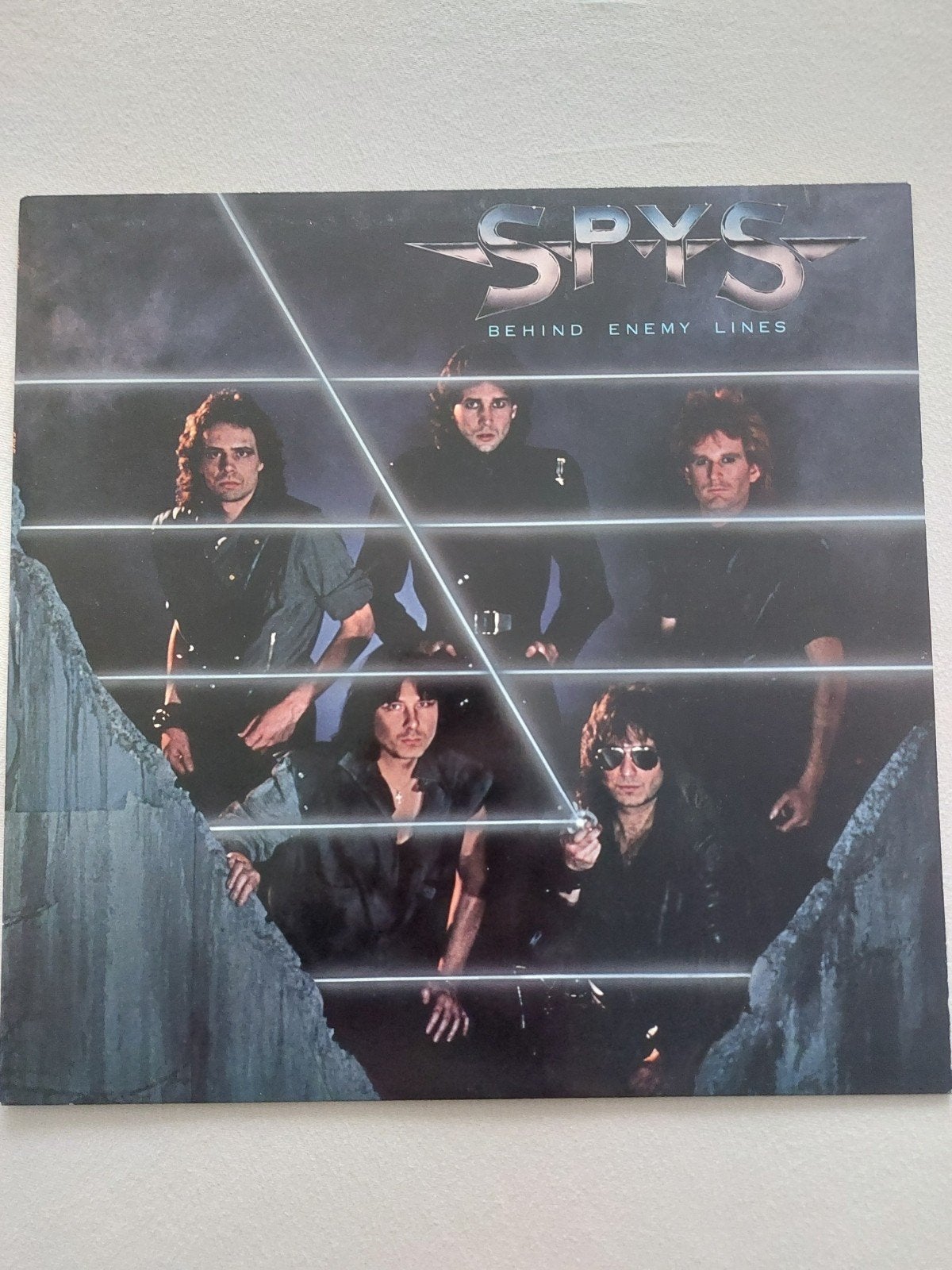 Spys - Behind enemy lines, Cd's en Dvd's, Ophalen of Verzenden, Zo goed als nieuw