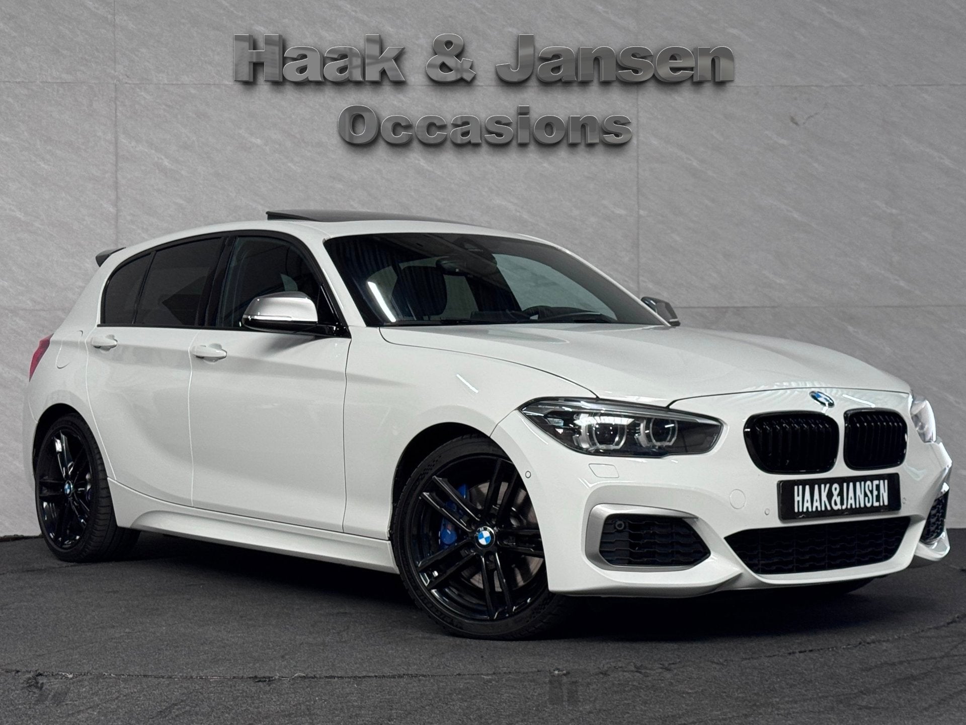 BMW 1-serie M140i xDrive High Executive HK Pano Memory Camer, Gebruikt, Zwart, Automatische klimaatregeling, Bedrijf