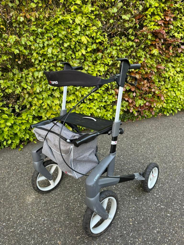 Rollator Topro Troja Olympos zwart M 2021, Diversen, Rollators, Gebruikt, Lichtgewicht, Opvouwbaar, Ophalen