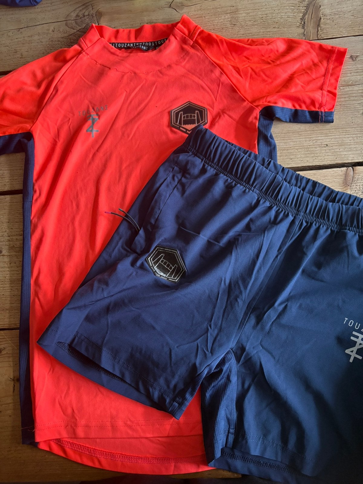 Touzani voetbalpakje sportpakje, Sport en Fitness, Maat XS of kleiner, Ophalen of Verzenden, Zo goed als nieuw, Shirt