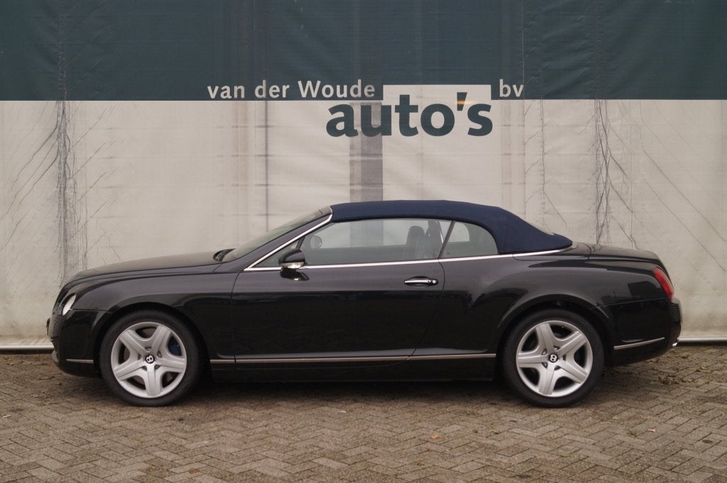 Bentley Continental GTC 6.0 W12 560pk -LEER-NAVI-ECC-PDC-, Auto's, Bentley, Automaat, Gebruikt, 4 stoelen, Zwart