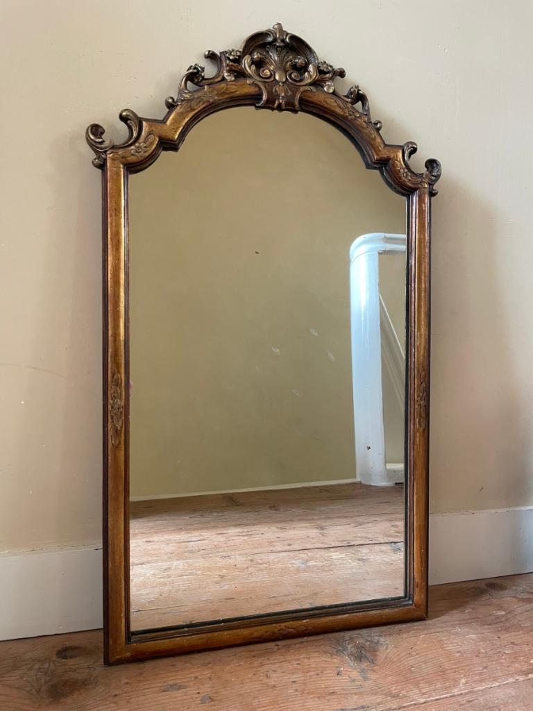 Schitterend Spiegel met kuif Bladgoud heel verfijnd 85.5 cm., Antiek en Kunst, Antiek | Spiegels, Ophalen, Overige vormen, Minder dan 50 cm