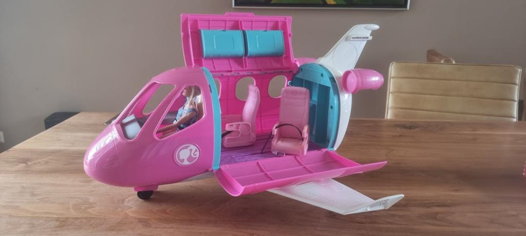 Barbie en vliegtuig, Ophalen