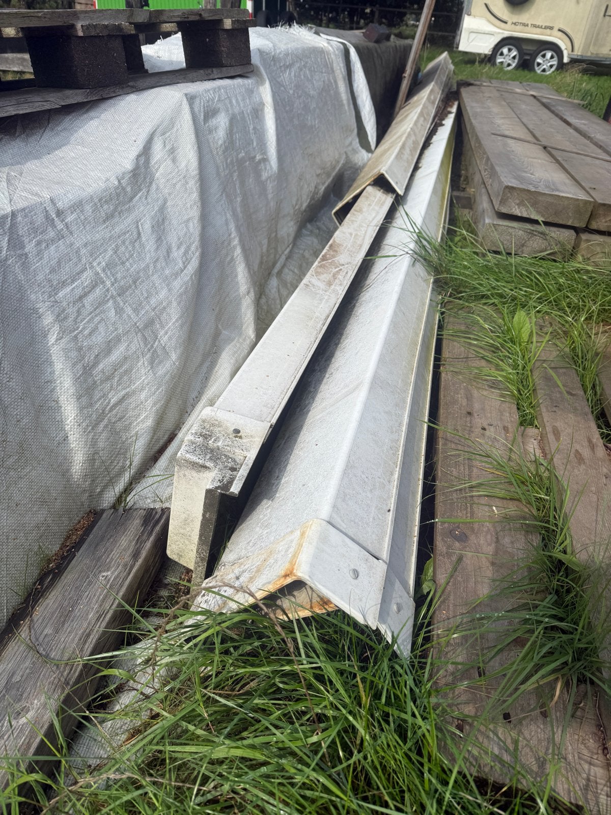 Bakgoot met beugels, ca. 35 meter, Ophalen of Verzenden, Gebruikt