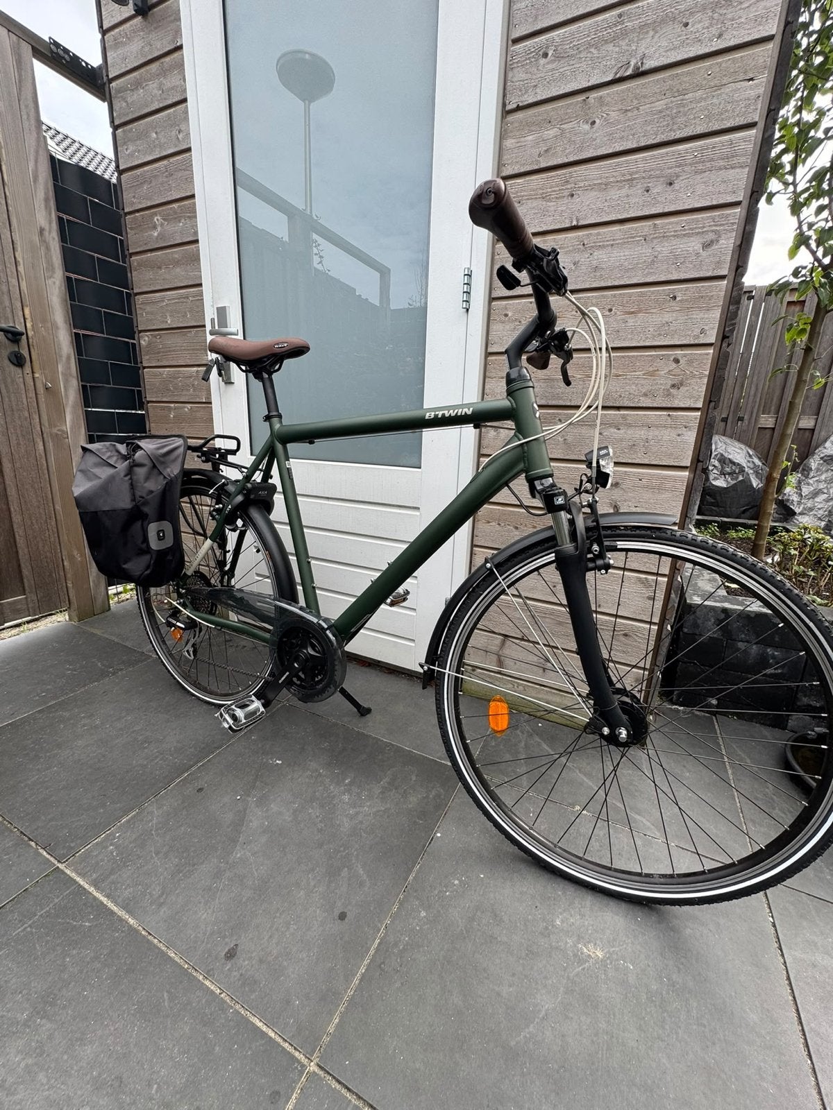 Foto 2 van B'Twin Elops 500 stadsfiets - Zo goed als nieuw