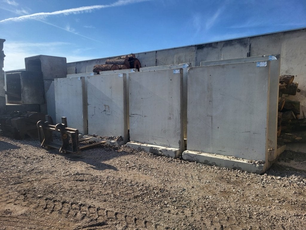 10 stuks jong gebruikte keerwanden 250h x200l, Ophalen, Gebruikt, Biels, Beton