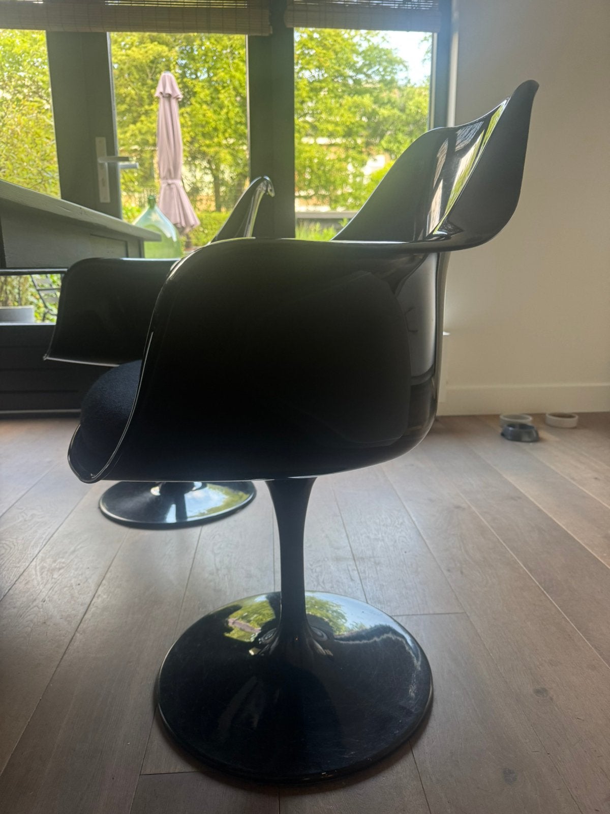 Tulip stoelen  2 stuks in zwart glanzend kunstof, Ophalen, Kunststof, Gebruikt, Twee