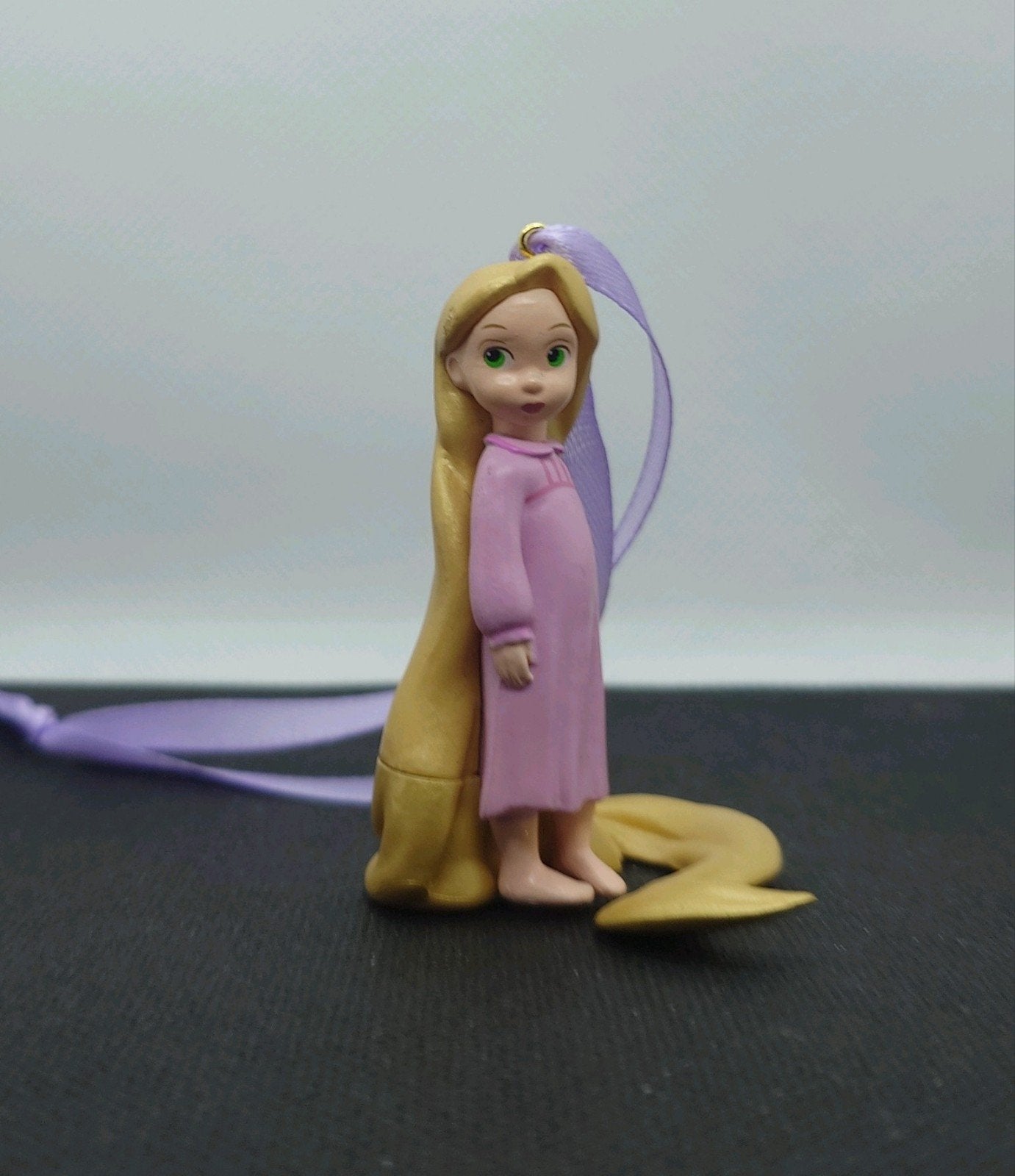 Disney prinses Rapunzel kerst ornament kerstboom hanger, Ophalen of Verzenden, Zo goed als nieuw, Beeldje of Figuurtje