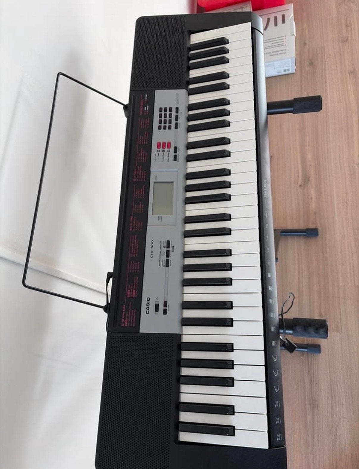 CASIO CTK-1500 Keyboard met statief - Ideaal voor beginners, Casio, 61 toetsen, Ophalen of Verzenden, Zo goed als nieuw