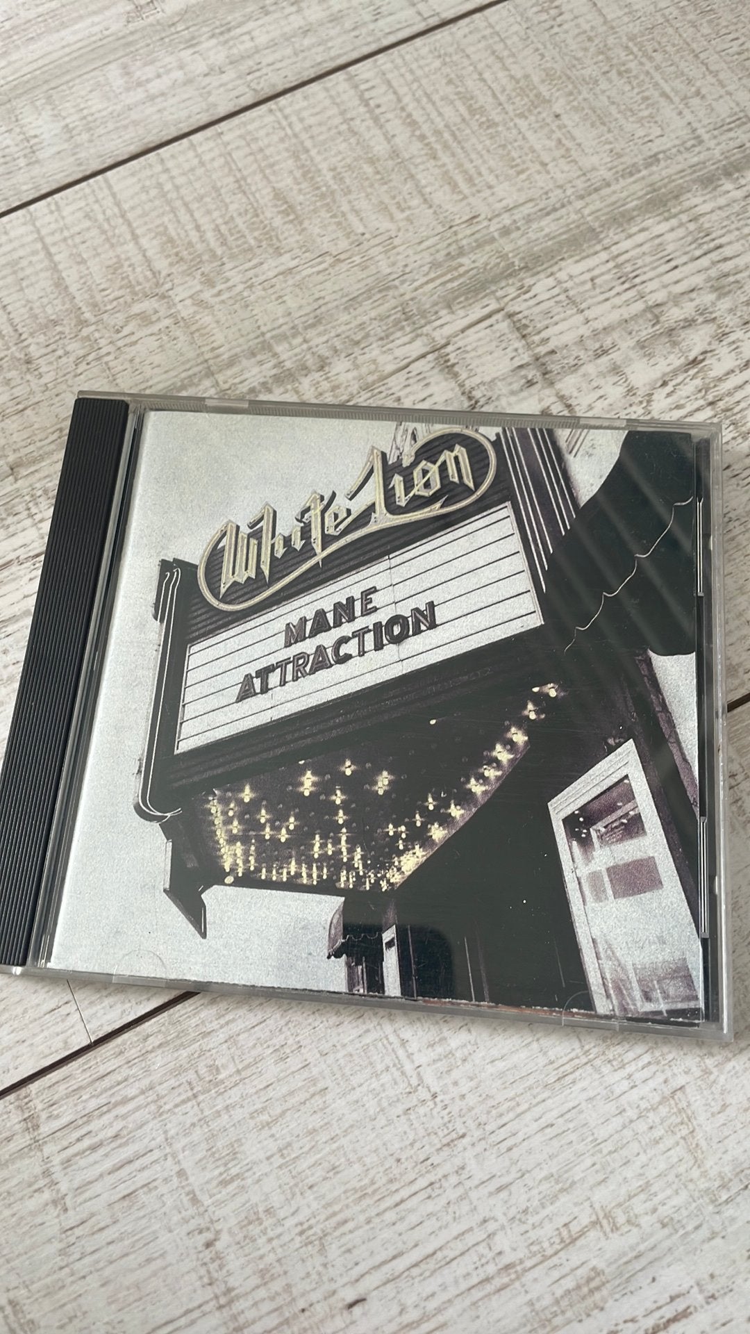 White Lion - mane attraction, Ophalen of Verzenden, Gebruikt