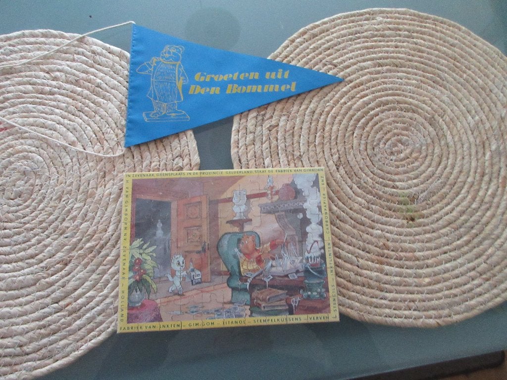 Puntvlag van Bommel, Groeten uit de Bommel  en puzzel, Marten Toonder, Eén stripboek, Ophalen of Verzenden, Zo goed als nieuw