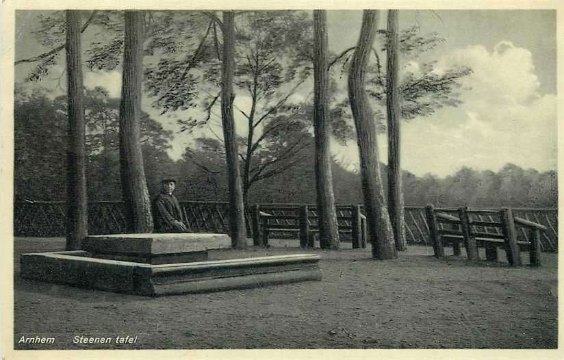 380-335-029 Arnhem Steenen Tafel, Verzenden, Voor 1920, Gelderland