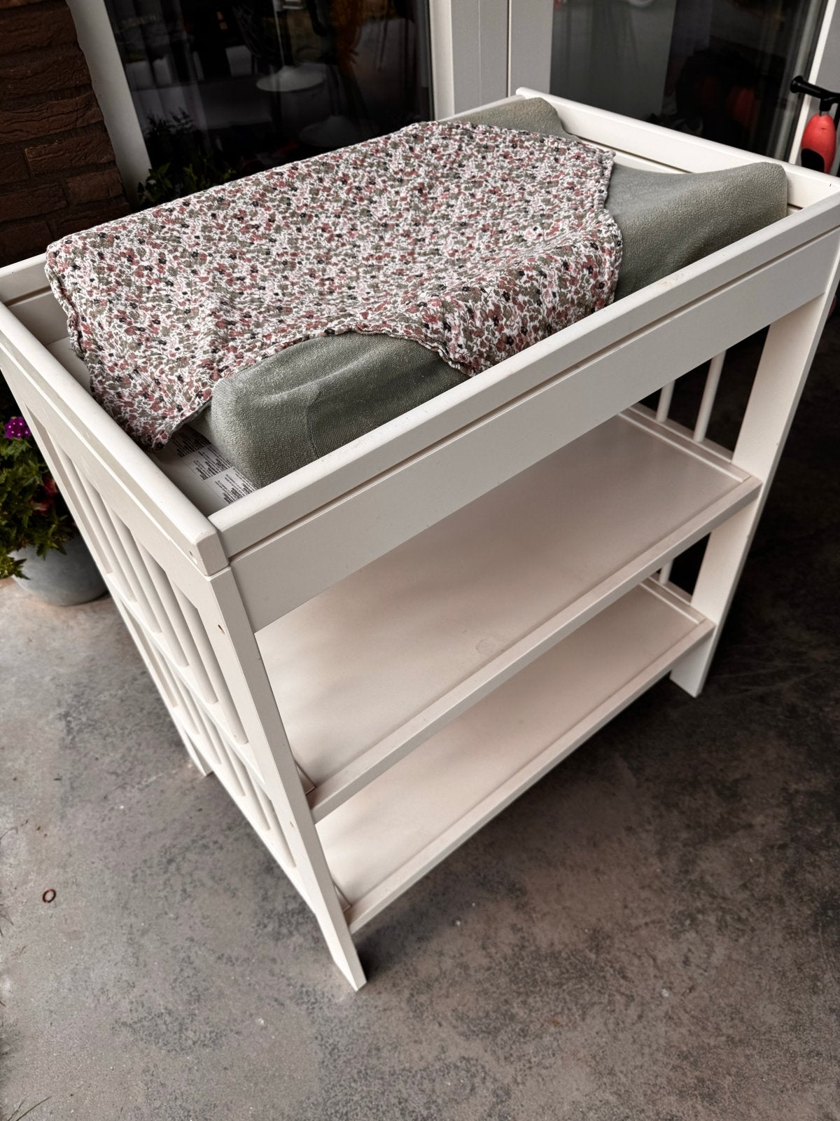 IKEA verschoontafel met 2 Jollein aankleedkussens, Ophalen, Zo goed als nieuw, Overige typen, Overige merken