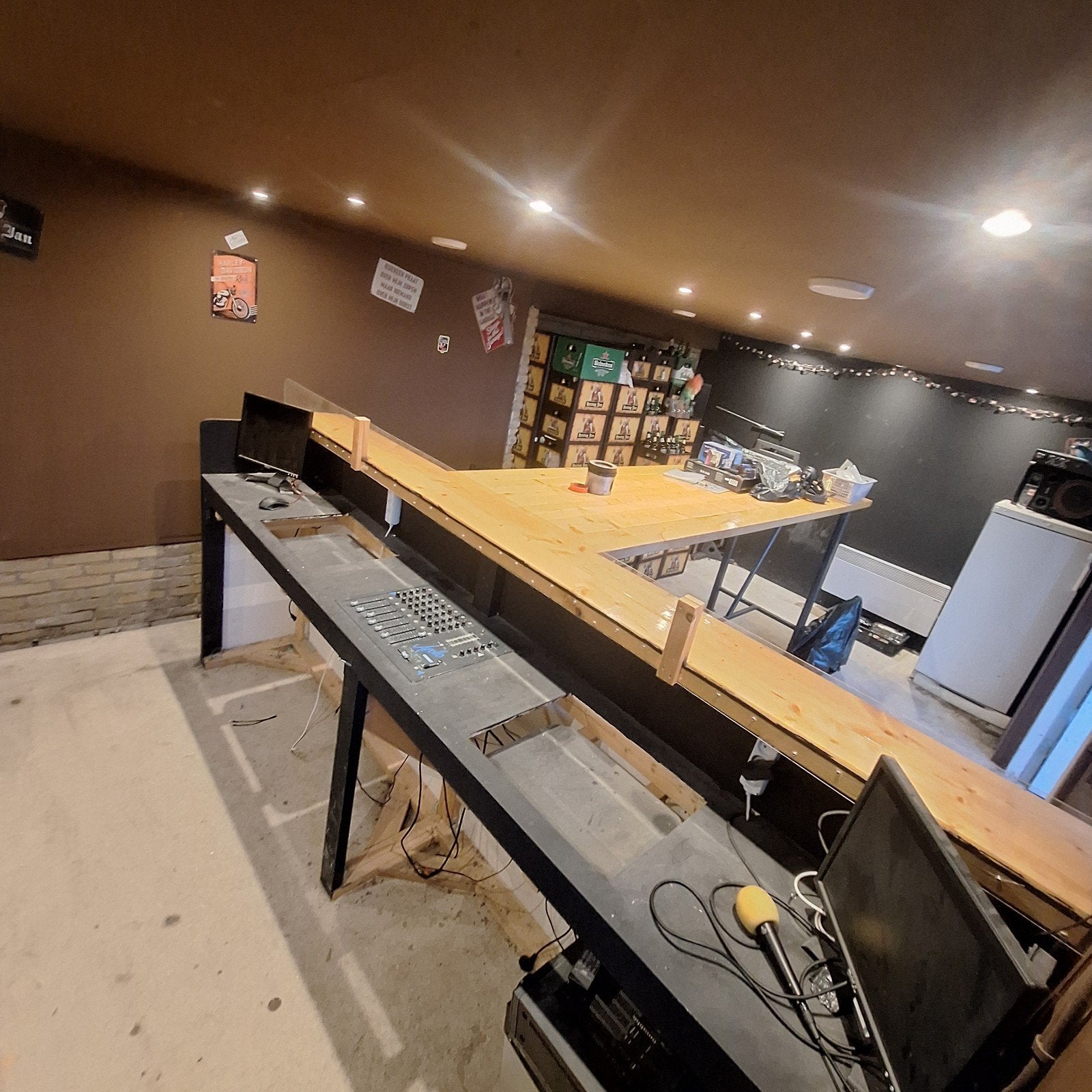 Draaitafel. Bar. Dj booth. Te koop, Ophalen, Zo goed als nieuw, Draaitafel, Overige merken