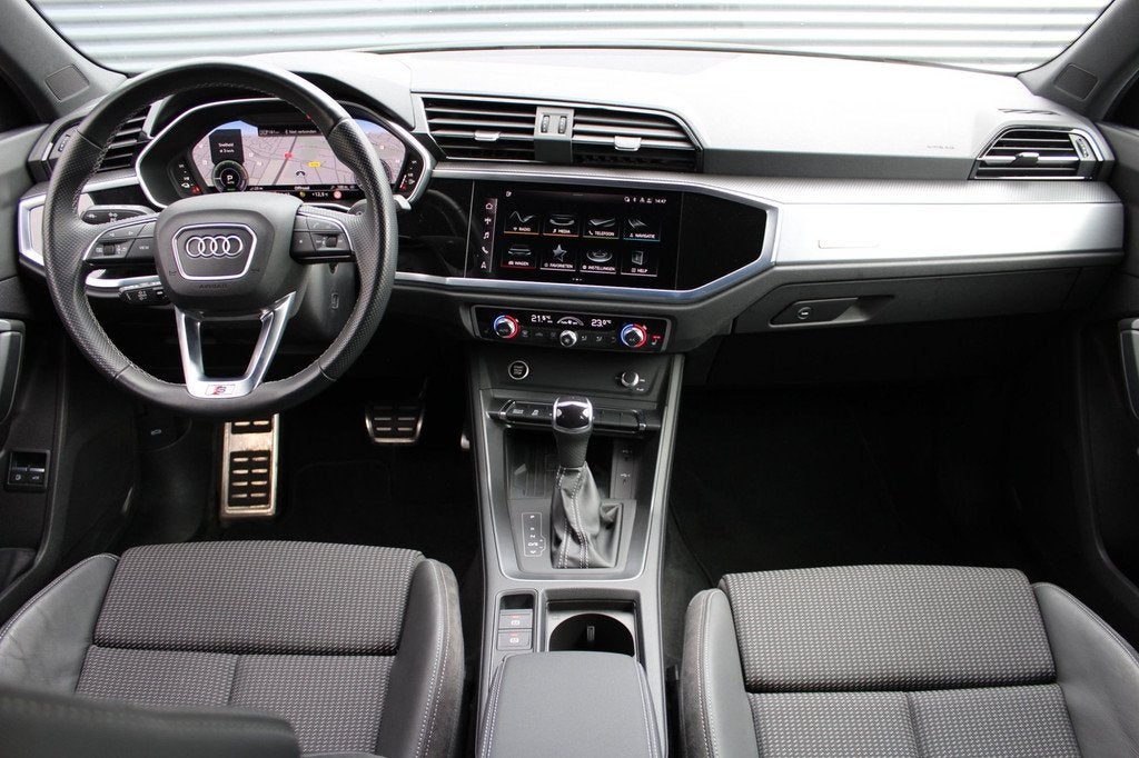 Audi Q3 Sportback 45 TFSI e 3x S-Line | Panoramadak| Camera, Auto's, Audi, Gebruikt, Zwart, Automatische klimaatregeling, Leder en Stof