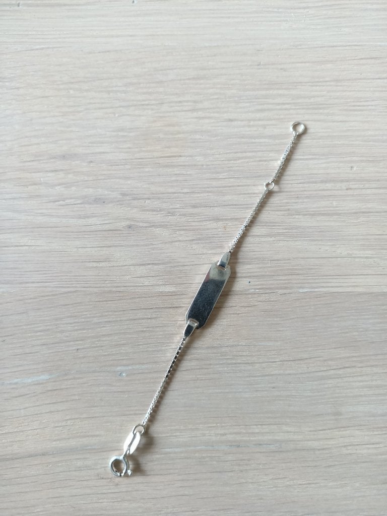 Zilveren baby armbandje met naamplaatje ong 11 cm, Verzenden, Nieuw, Zilver, Armband