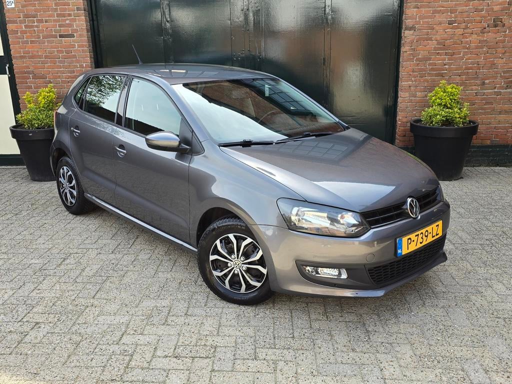 Volkswagen Polo 1.2 70PK 2013 l Navi l Carplay l Parkeercam, Voorwielaandrijving, 40 €/maand, 1198 cc, Handgeschakeld