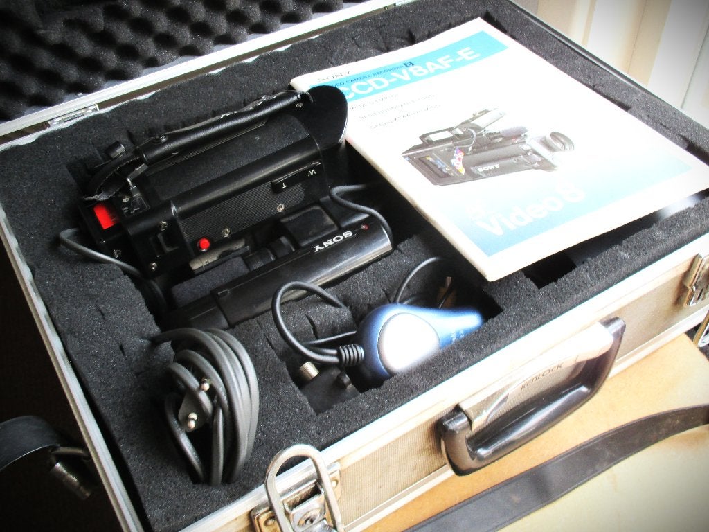Foto 19 van Sony Handycam CCD V8 AF~Incl.Aver Media Ezmaker en Koffer