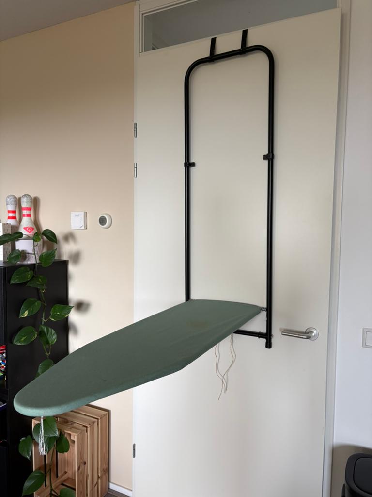 Strijkplank aan deur, Witgoed en Apparatuur, Strijkijzers en Strijkplanken, Zo goed als nieuw, Ophalen