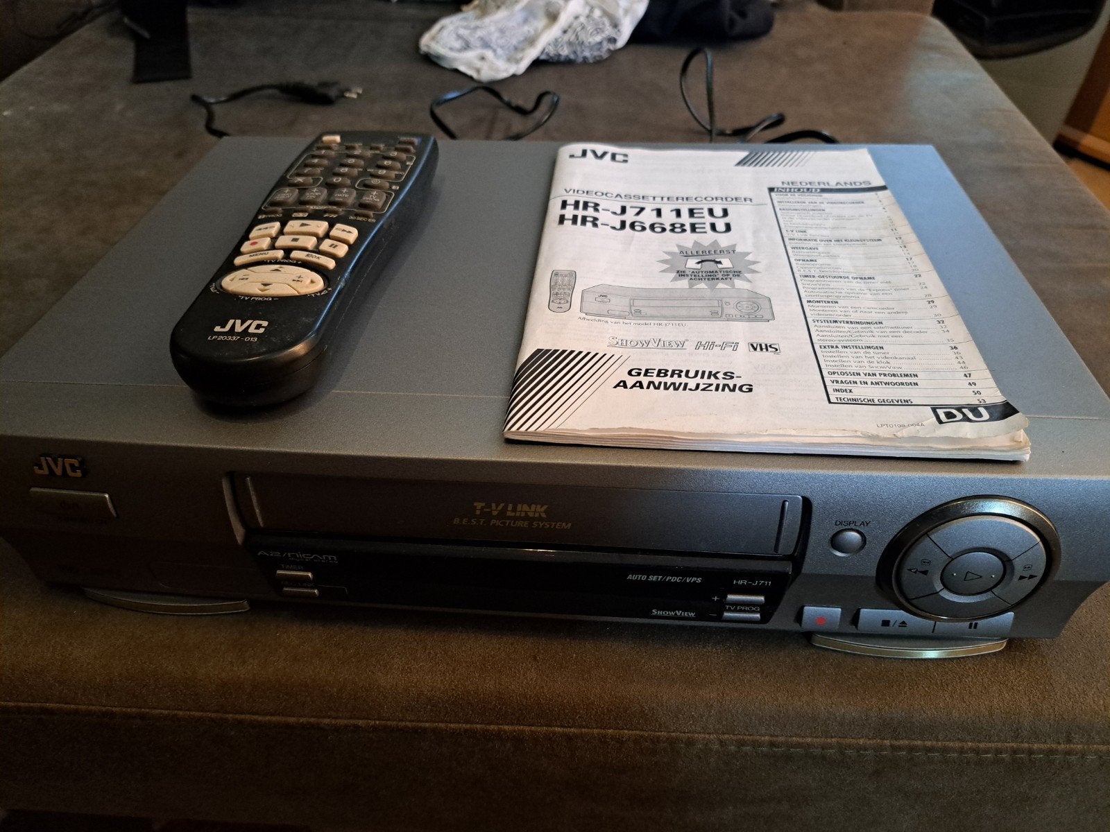 Jvc Hr711eu hifi vhs video cassette recorder, Ophalen of Verzenden, Zo goed als nieuw, VHS-speler of -recorder