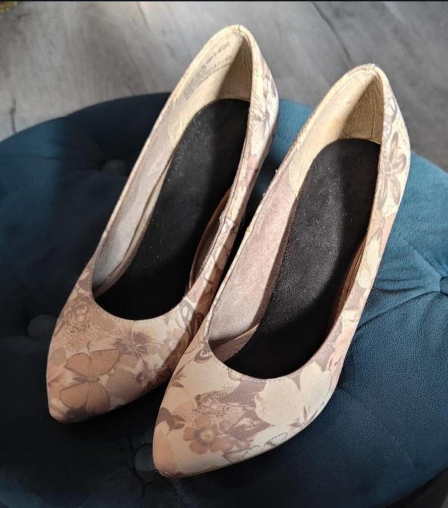 Mooie pumps S.Oliver bloemenprint maat 37, Ophalen of Verzenden, Zo goed als nieuw