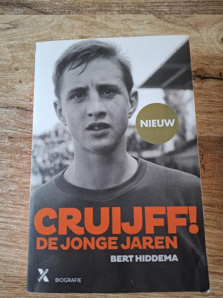 Bert Hiddema - Cruijff! De jonge jaren, Ophalen of Verzenden, Zo goed als nieuw, Bert Hiddema
