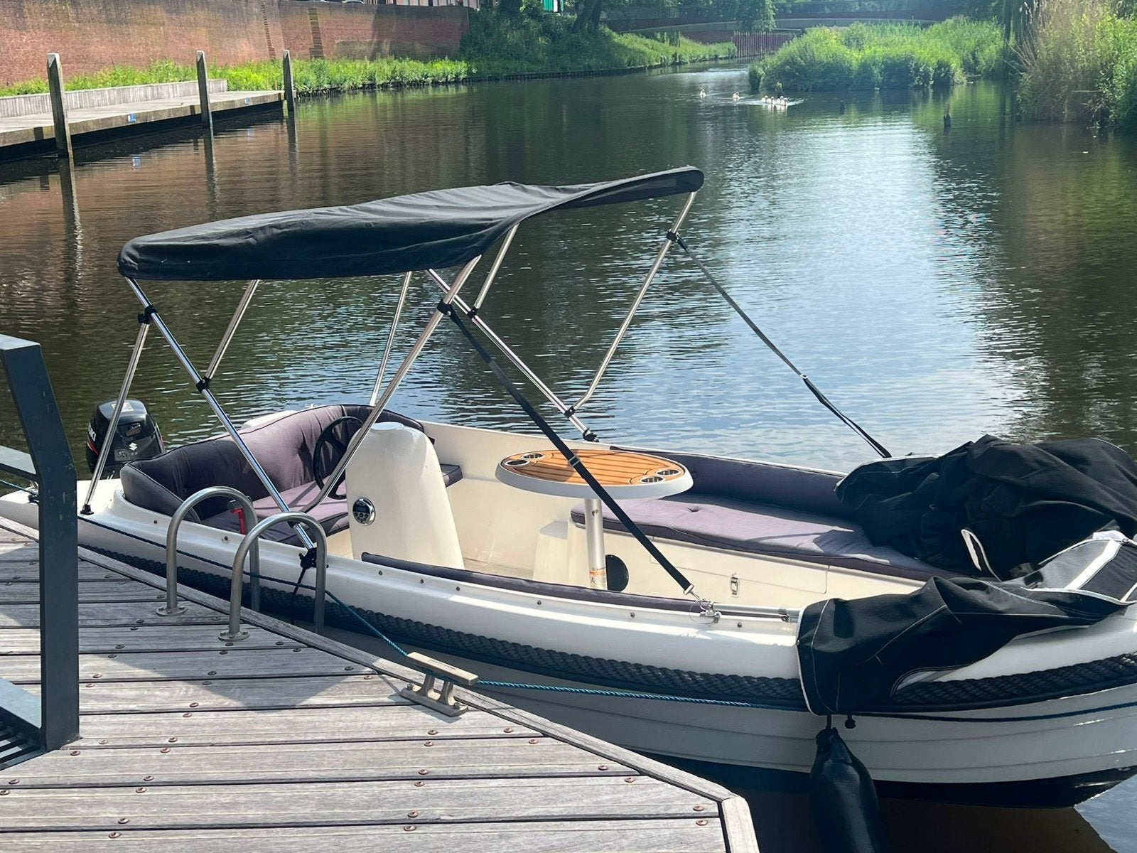 Admiral sloep met buitenboordmotor en biminitop, Ophalen, Zo goed als nieuw, Overige typen