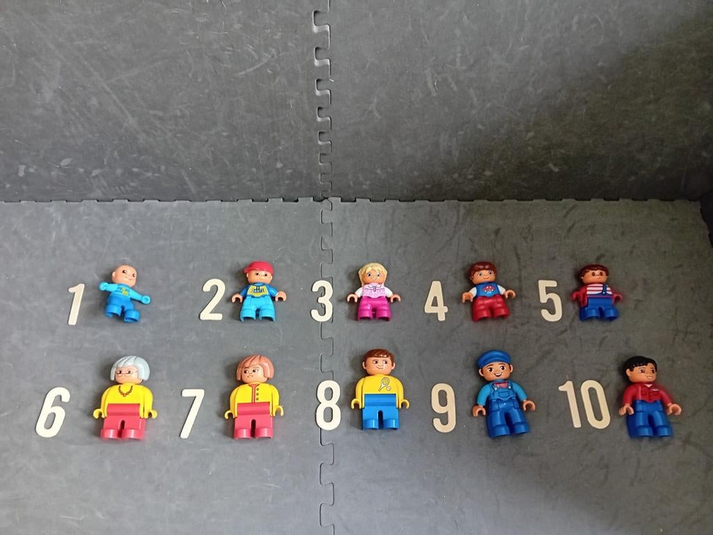 Lego Duplo 10 poppetjes, Inclusief minifiguren, Gebruikt, ., Ophalen of Verzenden