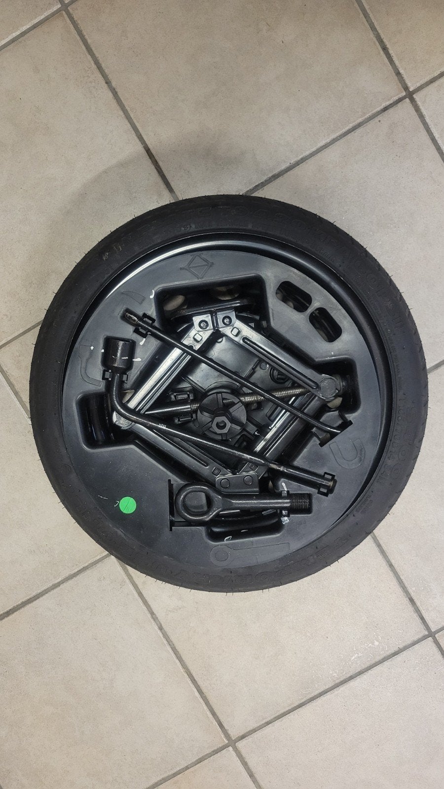 Reservewiel met krikset - Compact en compleet, Ophalen, Gebruikt