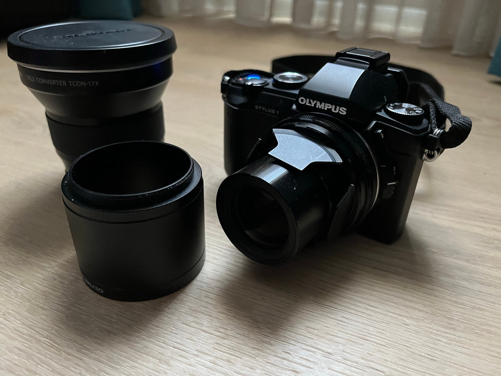 Olympus Stylus 1 met TCON-17X Teleconverter Kit, Olympus, Zo goed als nieuw, Lensdoppen, Telelens