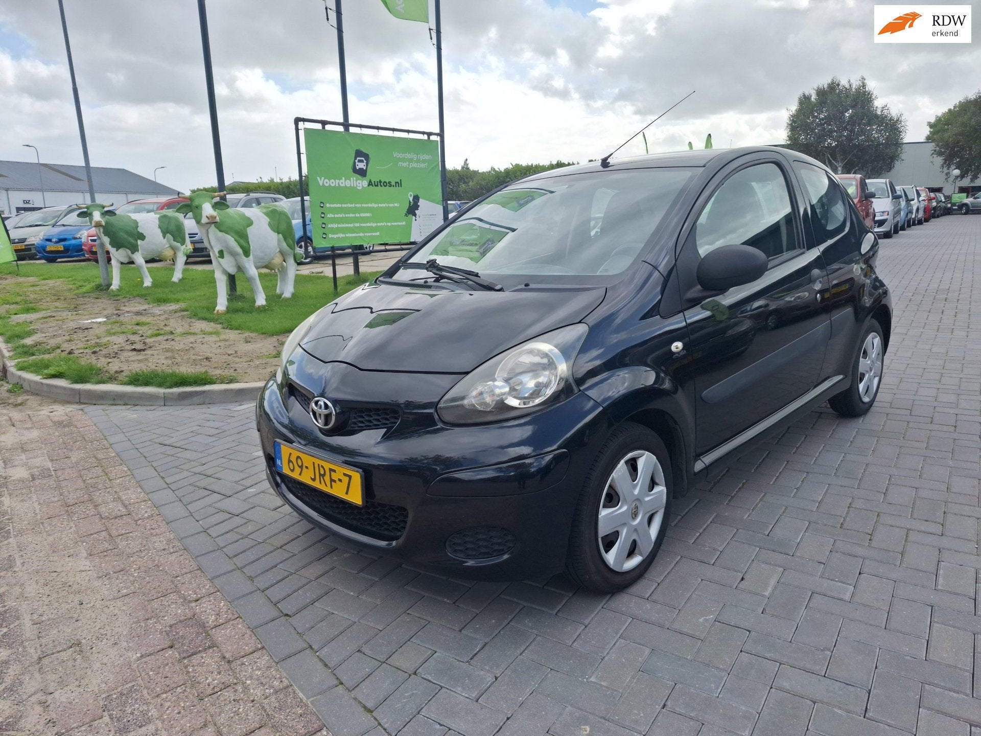 Toyota Aygo 1.0-12V Access / 121.952 km / APK september 2027, Voorwielaandrijving, Dealer onderhouden, Gebruikt, 4 stoelen