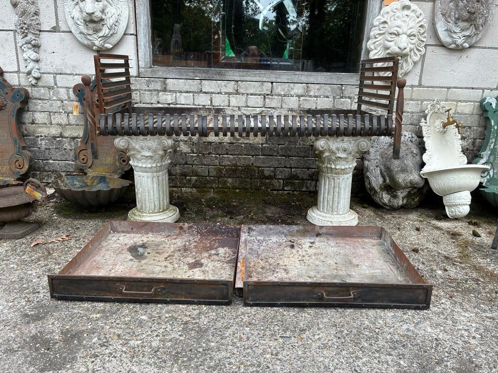 Gietijzeren BBQ grill met 2 aslades, Ophalen, Gebruikt