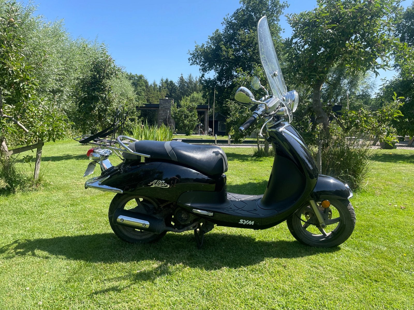 Nette en goed onderhouden SYM Allo scooter (blauw kenteken), Ophalen, Gebruikt, Maximaal 45 km/u, Allo