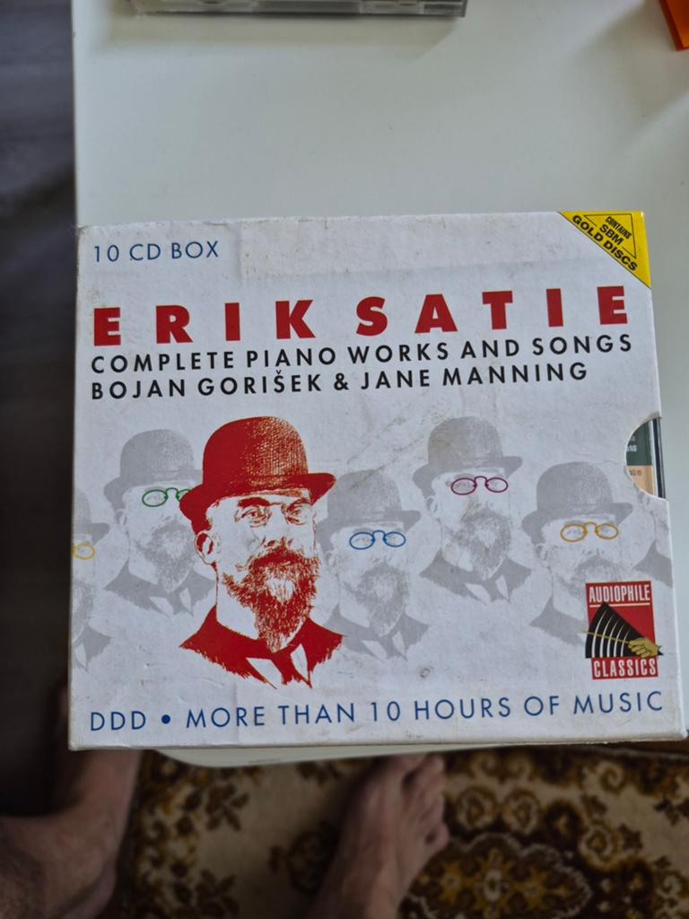 Erik Satie: Complete Piano Works and Songs - 10 CD Box, Cd's en Dvd's, Cd's | Klassiek, Ophalen of Verzenden