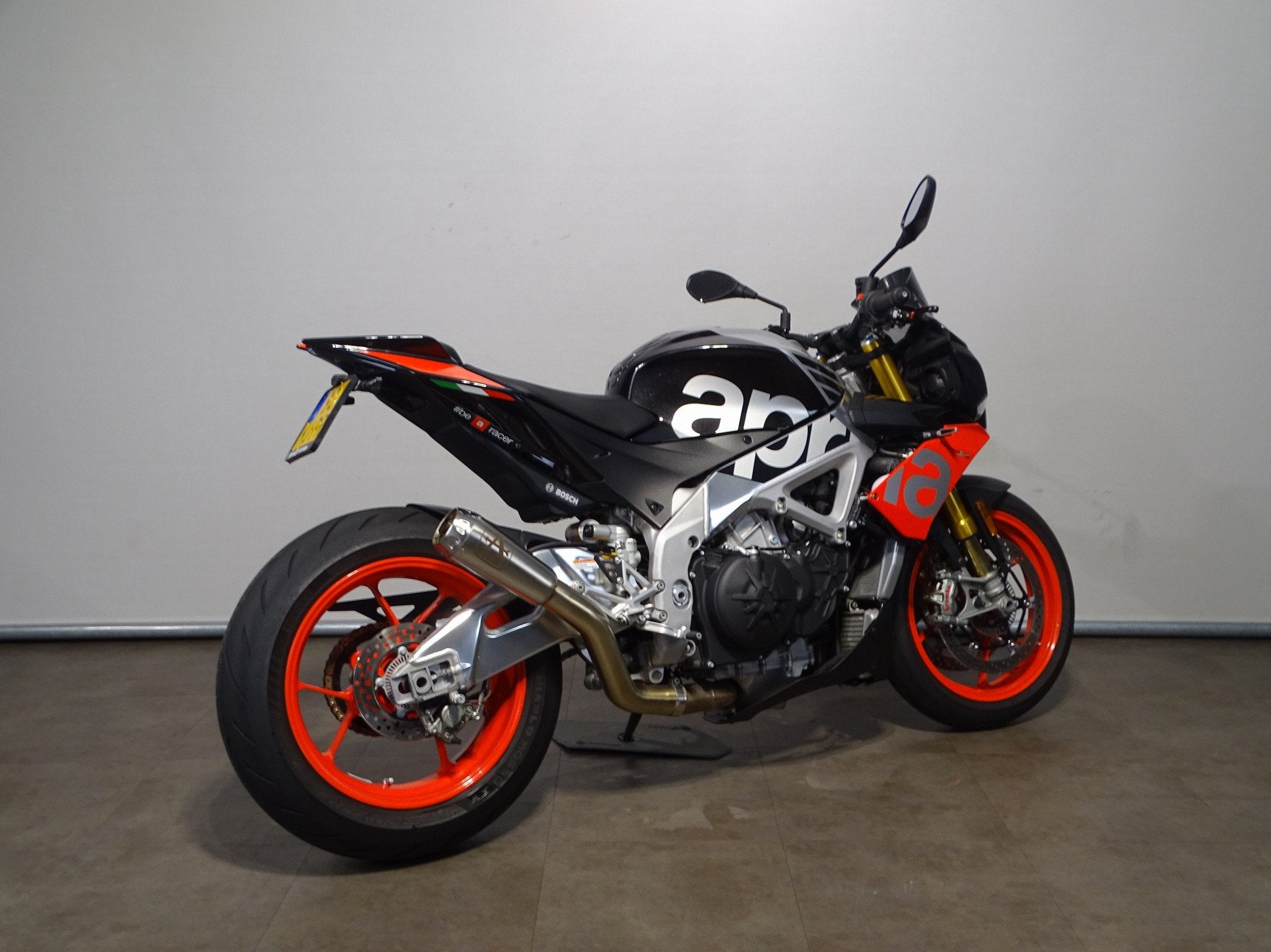 Aprilia Tuono V4 1100 FACT SUPERPOLE, Motoren, Super Sport, Meer dan 35 kW, Gebruikt, Bedrijf