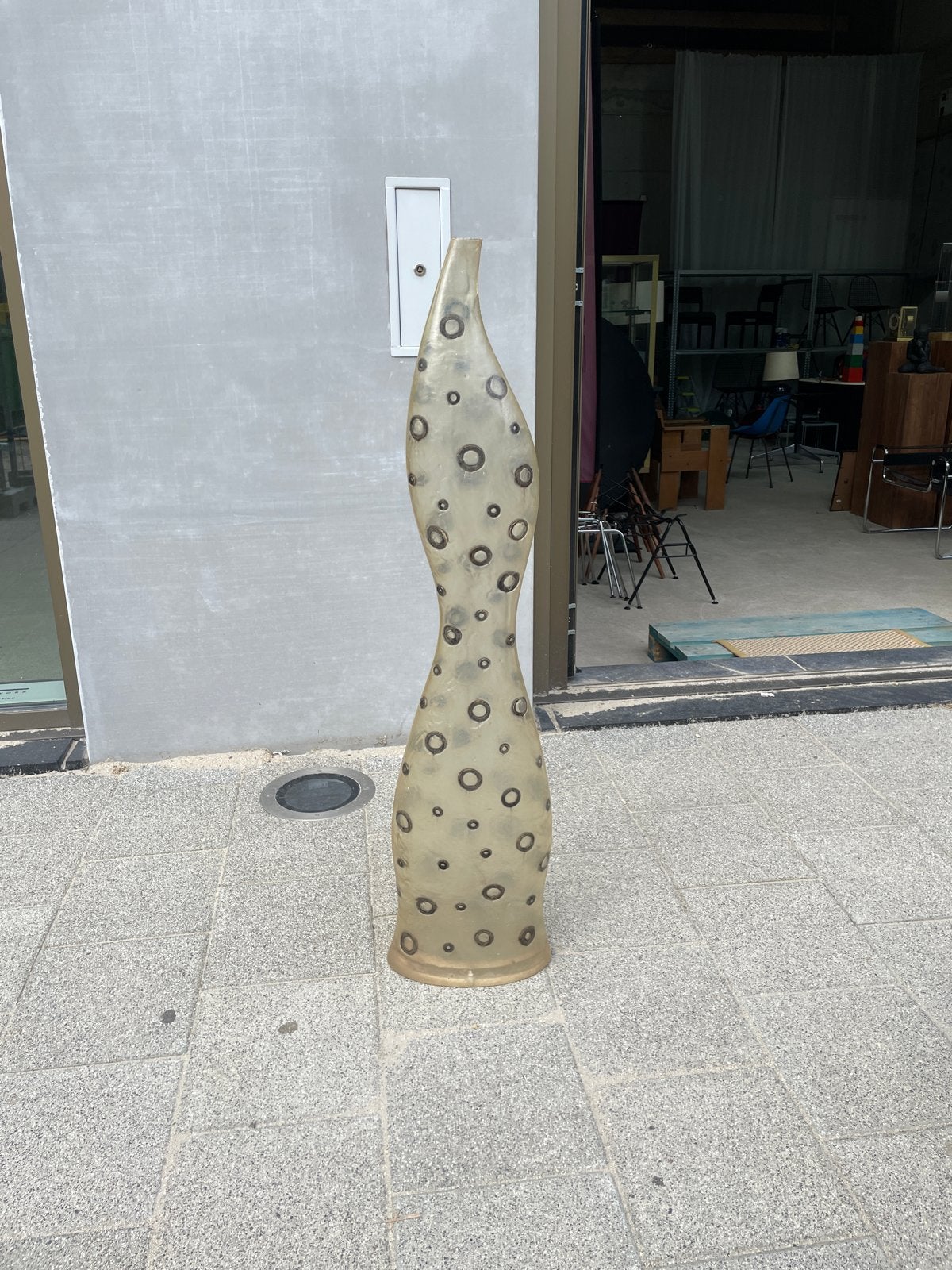 kunstobject van kunststof met organische vormen, Antiek en Kunst, Kunst | Designobjecten, Ophalen of Verzenden, Object, Beige